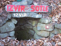 Studenec pri izviru